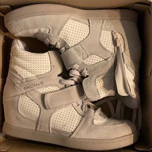 Skechers hidden wedges